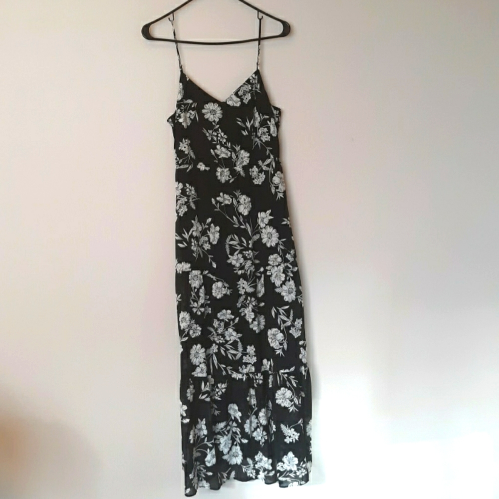 *Host Pick* JCrew black/white floral dress size 4